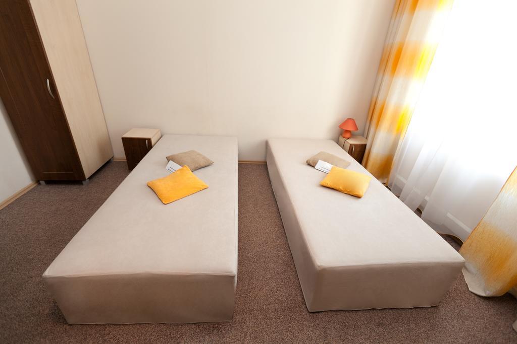 24 Guesthouse Krasków Cameră foto