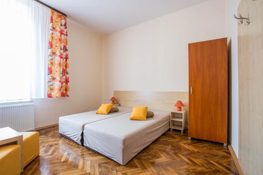24 Guesthouse Krasków Cameră foto
