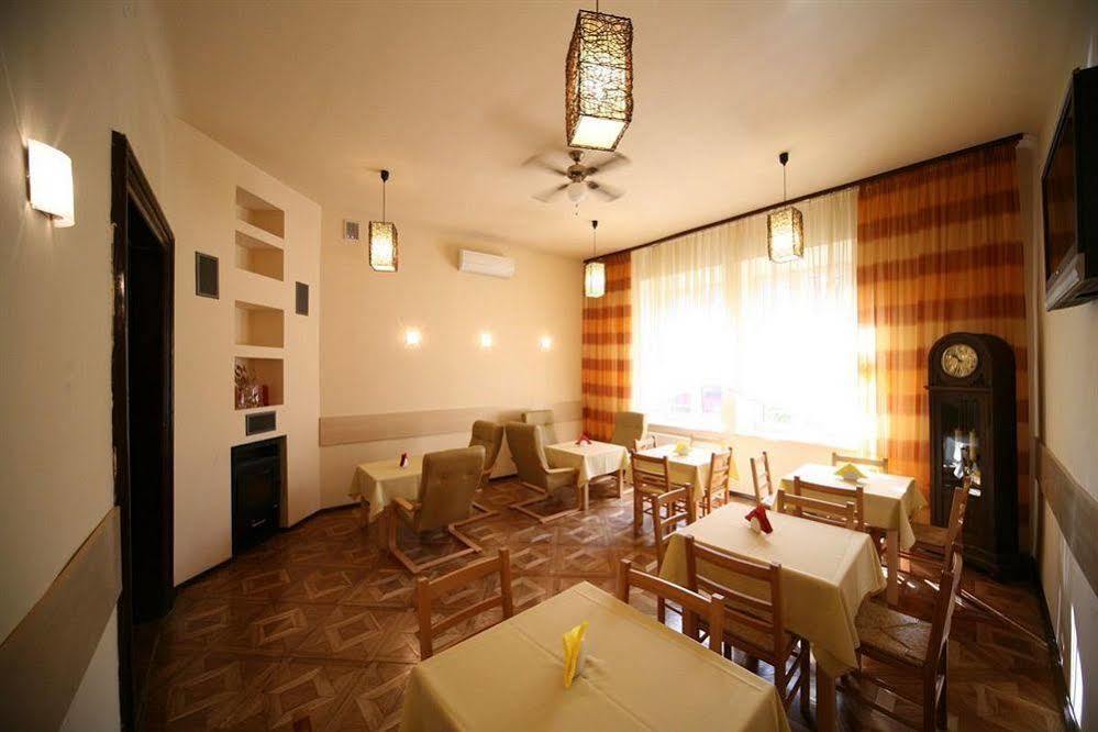 24 Guesthouse Krasków Exterior foto
